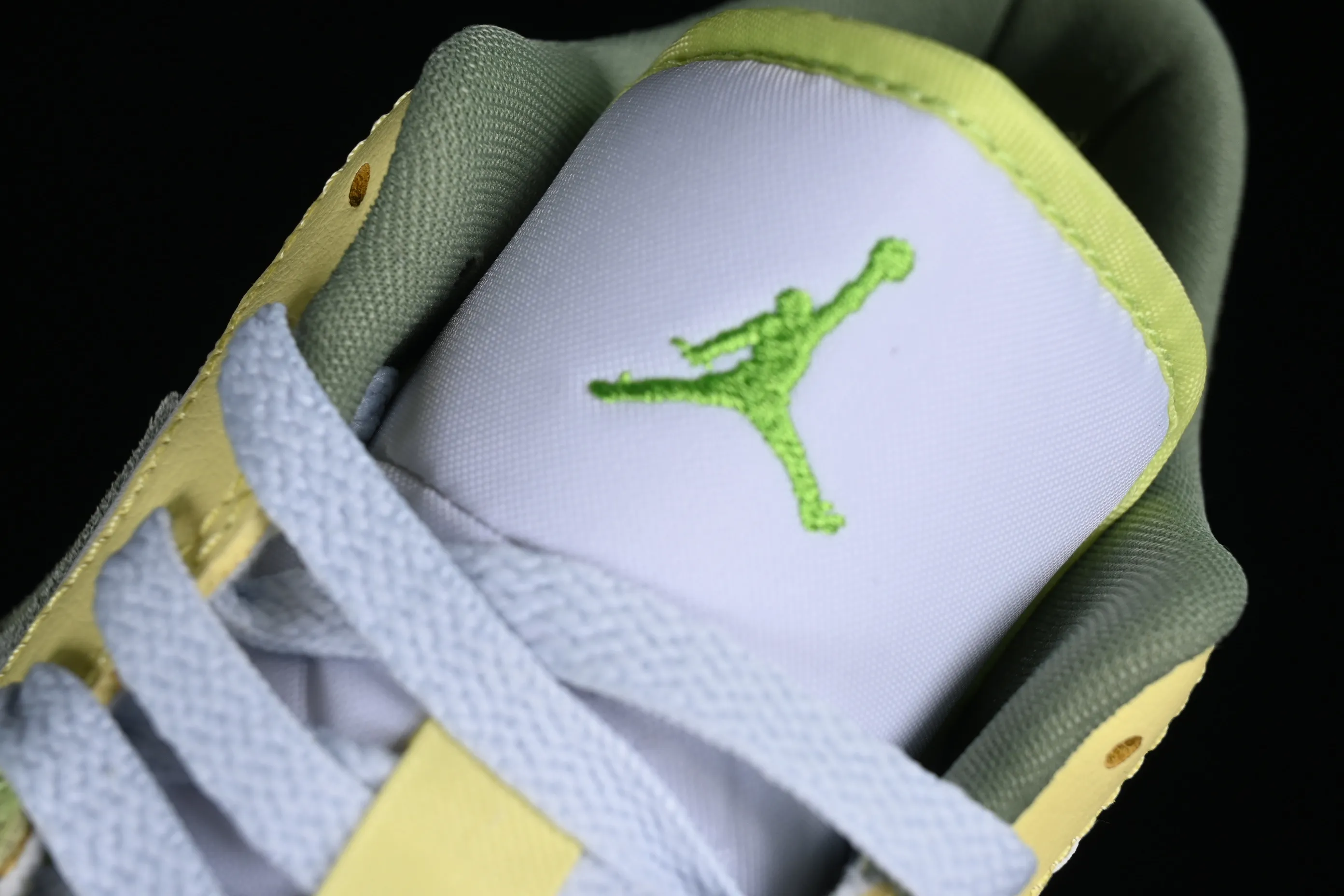 All categories Air Jordan Jordan series basketball shoes Air Jordan 1 Low G version pure original Air Jordan 1 Low AJ1 Joe 1 fresh white and green cultural low-top basketball shoes FD9906-131